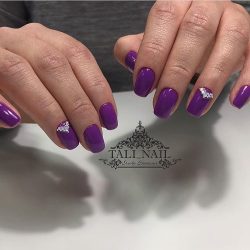 Festive violet nails photo