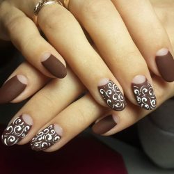 Brown and white nails photo
