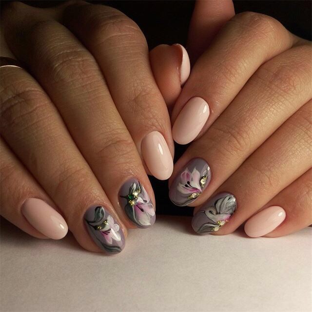 Nails with flower print