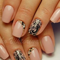 Evening nails by gel polish photo
