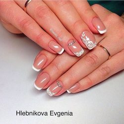 Wedding nails with flowers photo