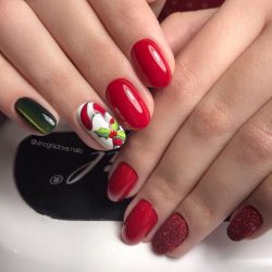 Red oval nails photo
