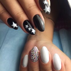 Hollywood celebrities nails photo