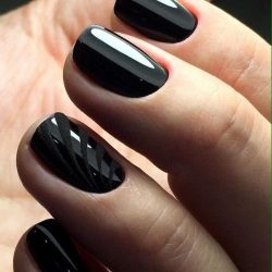 Dark short nails photo