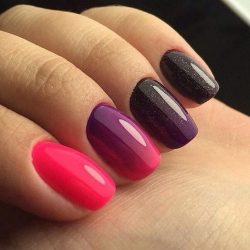 Gradient nails with a transition photo