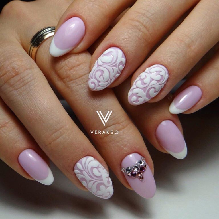 White and pink french manicure