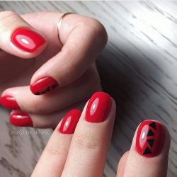 Short red nails photo