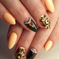 Peach nails photo
