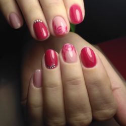 Red pattern nails photo