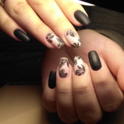 Beautiful patterns on nails photo
