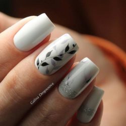 White and silver nails photo