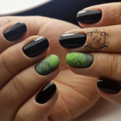 Green and black nails photo