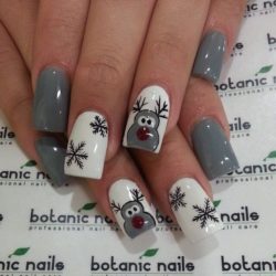 Grey and white nails photo