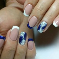 French patterned manicure photo
