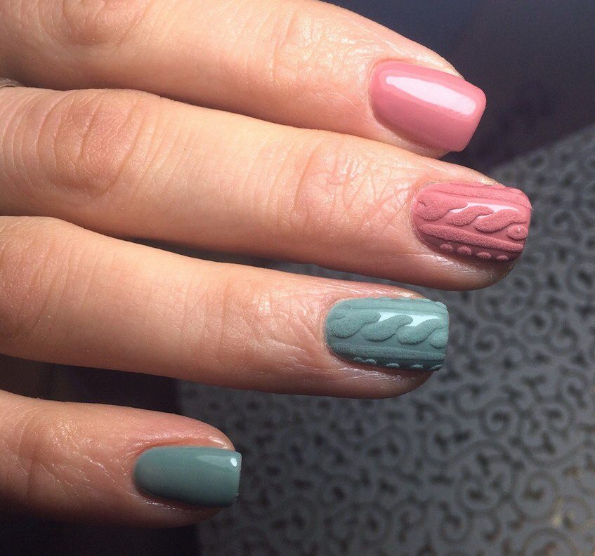 Two-color nails