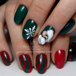 Red and green nails photo
