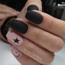 Nails with stars photo