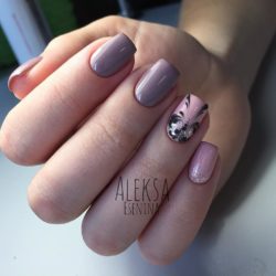 Gentle nails with a picture photo