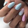 Two-colored bright nails