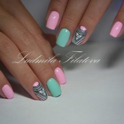 Pink and turquoise nails photo