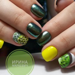 Green and yellow nails photo