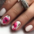 Festive white nails