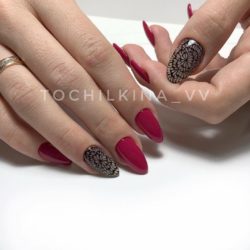 Red oval nails photo