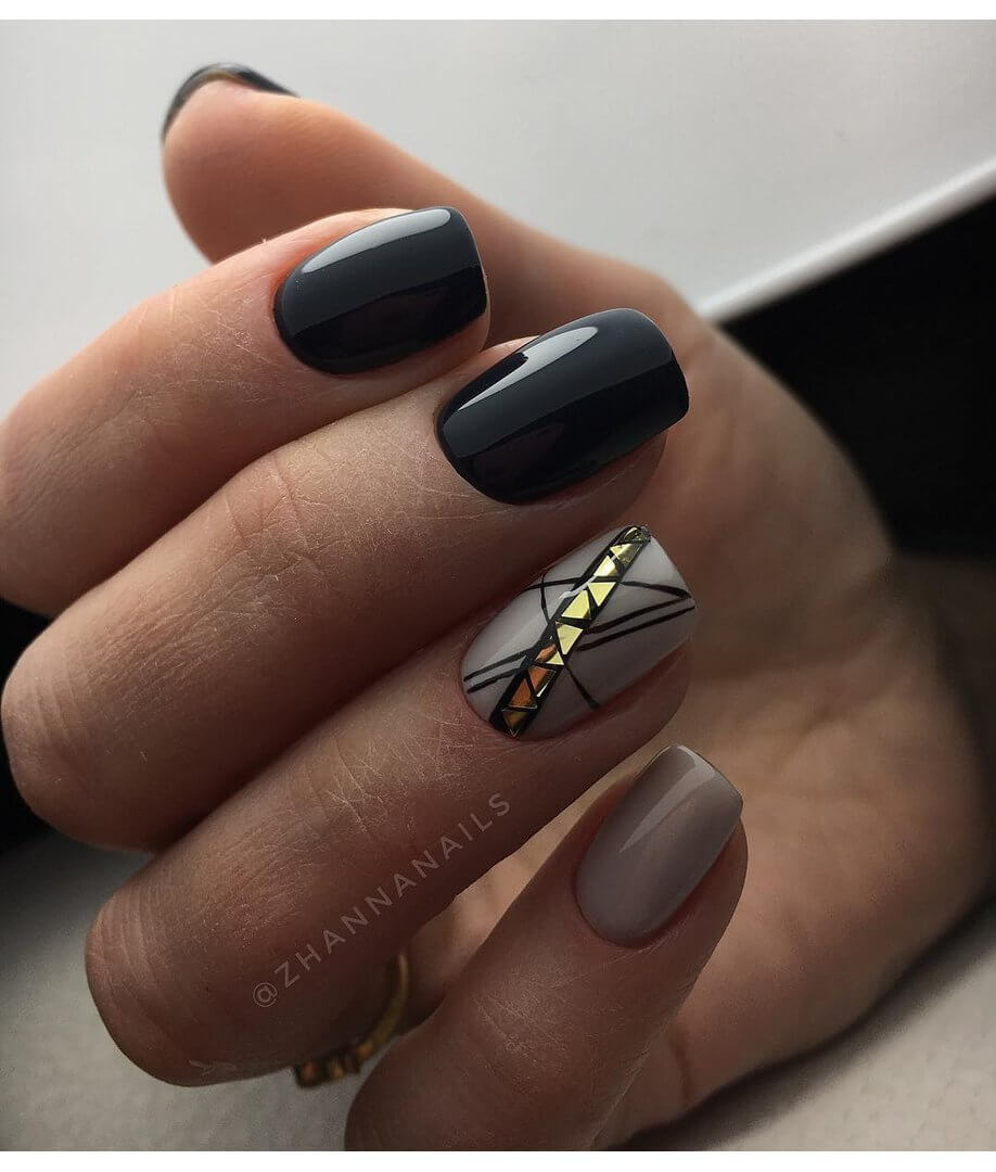 Top 10 sample dark color nails trend in this years you can try
