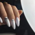 Plain nails