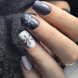 Winter short nails photo