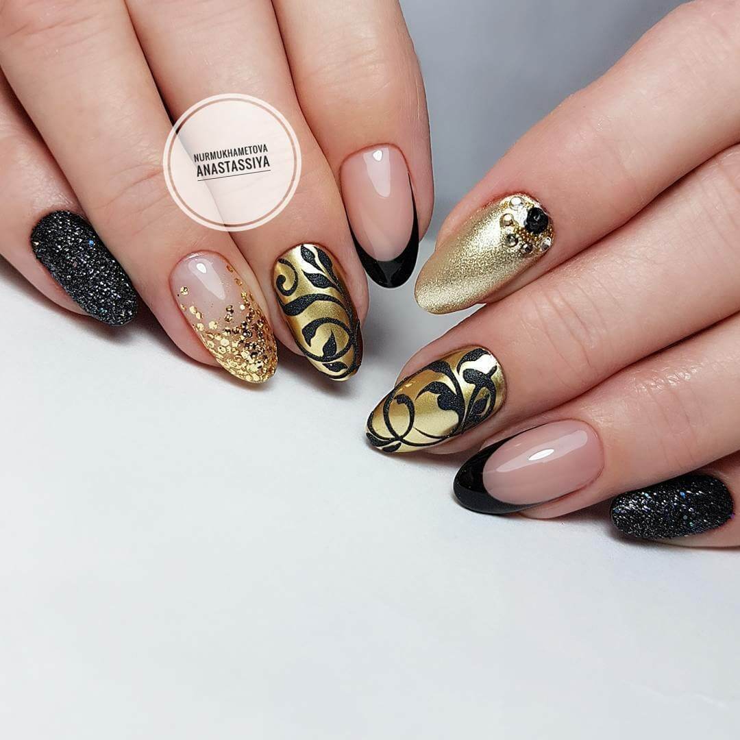21 Beautiful Black and Gold Nail Designs - Page 2 of 2 - StayGlam  Золотой  дизайн ногтей, Золотые ногти, Черные ногти