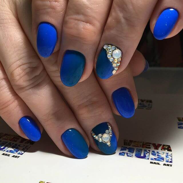 Beautiful blue nails