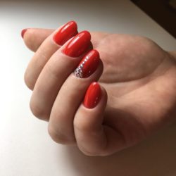 Short red nails photo