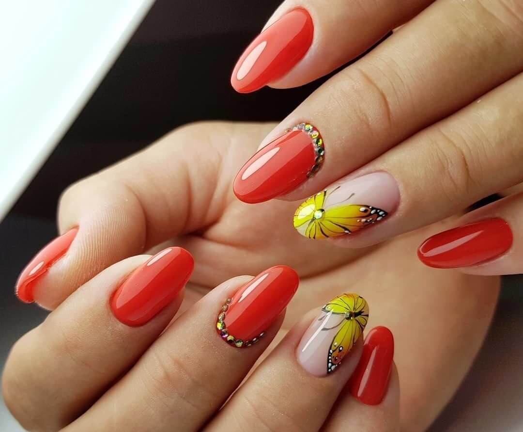 Red spring nails