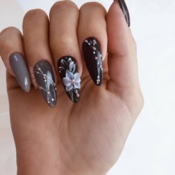 modeling nails photo
