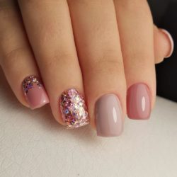 Glitter nails ideas photo