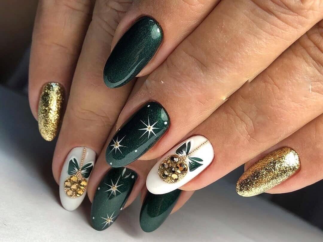 Drawings on nails