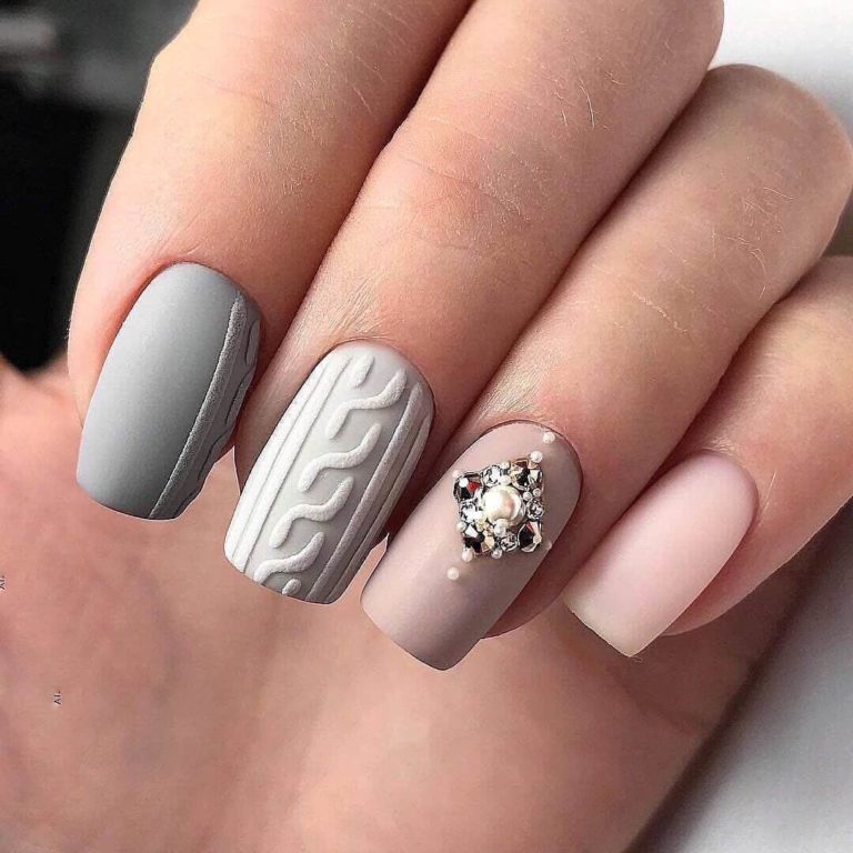Extraordinary nails