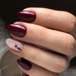 Dark and red nails photo