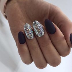 Silver nails photo