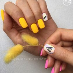 Yellow and pink nails photo