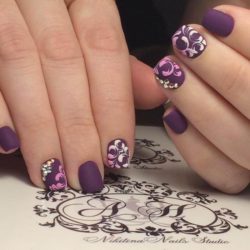 Lilac nails photo