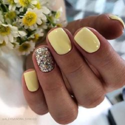 Yellow short nails photo