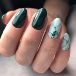 Emerald nails photo